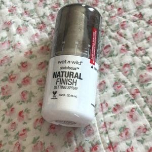 Wet n Wild Photofocus Natural finish setting spray